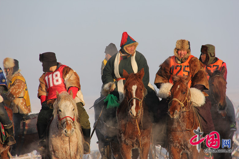 2014中國冰雪那達慕:冰天雪地裏的運動激情（組圖）（記者王金梅 攝影劉紫玄）