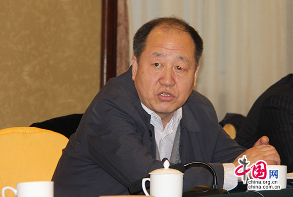 内蒙古政协会小组讨论 工商联界委员激情建言
