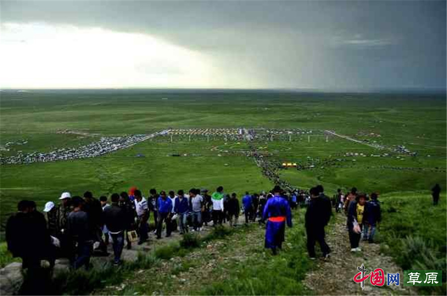 【原创】神圣的草原敖包盛会：宝格德乌拉祭祀（中国网草原频道）