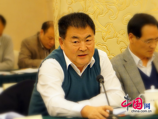 内蒙古政协主席任亚平：加大惠民生的力度 补齐欠发达地区发展'短板'（记者 王金梅）