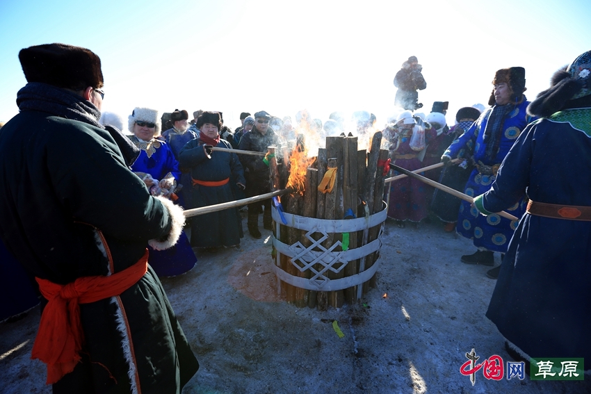 呼倫貝爾鄂溫克草原祭火文化節：祈福風調雨順富裕安康（高清組圖）