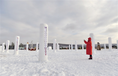 雪雕溫度計記錄了二十四節氣時冷極村不同的溫度