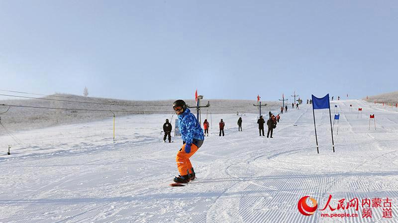 凤凰山滑雪场（王伟 摄）