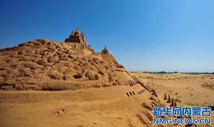 （晚报）（2）内蒙古阿拉善：雕刻沙漠迎旅游旺季