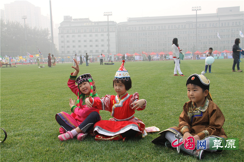 第35屆北京那達慕開幕：都市草原人歡聚的一場炫目民族盛宴（記者 王金梅）