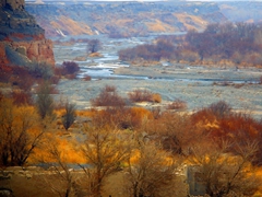 新疆托克遜縣天山紅河谷冬日靜逸悠然