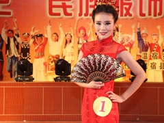 新疆温宿县民族服饰模特大赛展示魅力女性时尚范儿