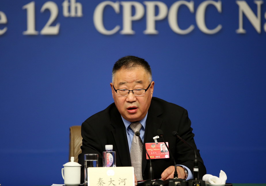 这是秦大河委员回答记者提问。新华社记者金立旺摄