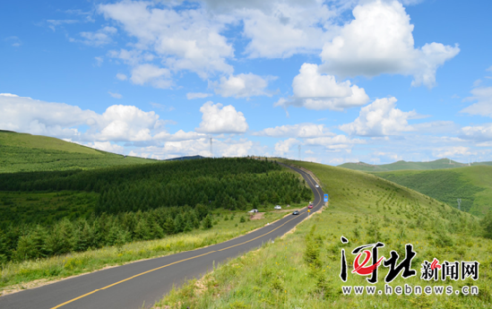 草原天路与张北革命老区连接线扶贫公路竣工通车